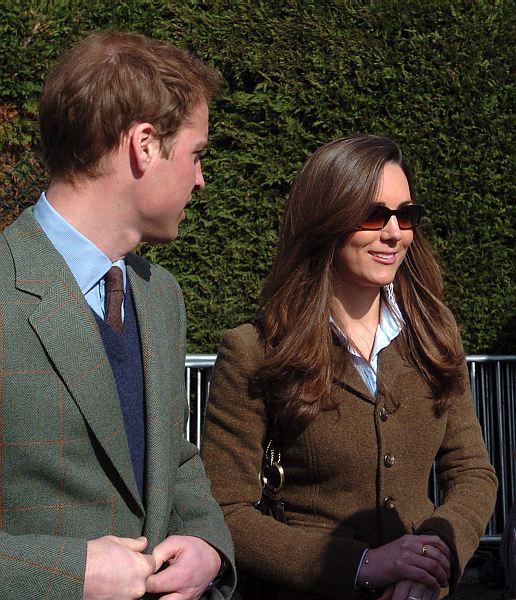 prince william kate engagement ring kate middleton dress for sale. Kate Middleton 2010
