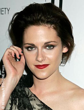 Kristen Stewart offered Snow Kristen Stewart offered Snow