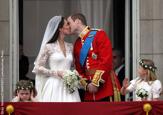 Prince+william+and+kate+wedding+kiss