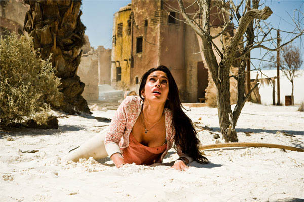 Megan Fox gets dirty in the desert battle