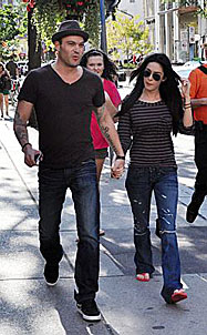 Brian Austin Green and Megan Fox strolling through Yorkville
