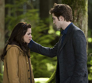Kristen Stewart and Robert Pattinson in The Twilight Saga: New Moon