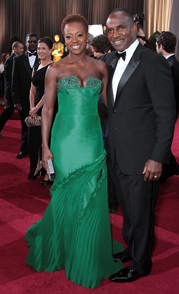 Viola Davis, star of The Help, picked the perfect color with her emerald green Vera Wang dress but the fit was a little off the mark. The cut-out neckline put a little too much emphasis on her chest, and not enough on her beautiful smile. Her proud husband, however, looked very charming in his black […]