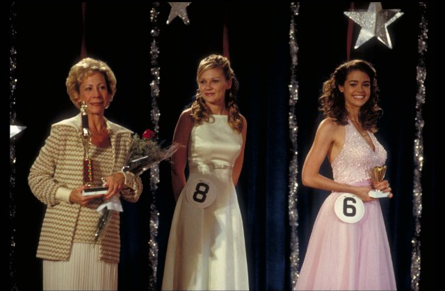 The cutthroat world of small town beauty pageants is spoofed in this dark comedy about a teenage Minnesota girl living in a trailer park who fights to win the Miss American Teen Princess Pageant. The film features an all-star cast of Hollywood beauties such as Kirsten Dunst, Amy Adams, Denise Richards, Brittany Murphy and Kirstie […]