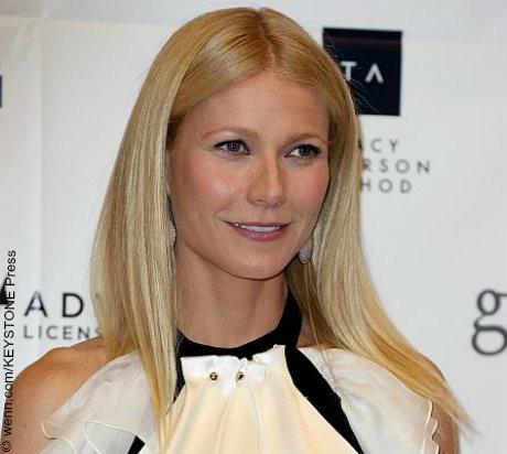 Gwyneth Paltrow lives the fairy tale lifestyle and is not afraid to brag about it. That is exactly why she made this list. Born to Tony award-winning actress Blythe Danner and Emmy-nominated producer/director Bruce Paltrow, Gwyneth has grown up as part of Hollywood Royalty. This privileged lifestyle is a big part of her appeal and […]