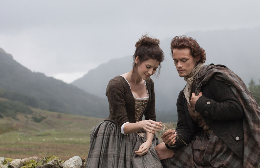 Caitriona Balfe and Sam Heughan in Outlander