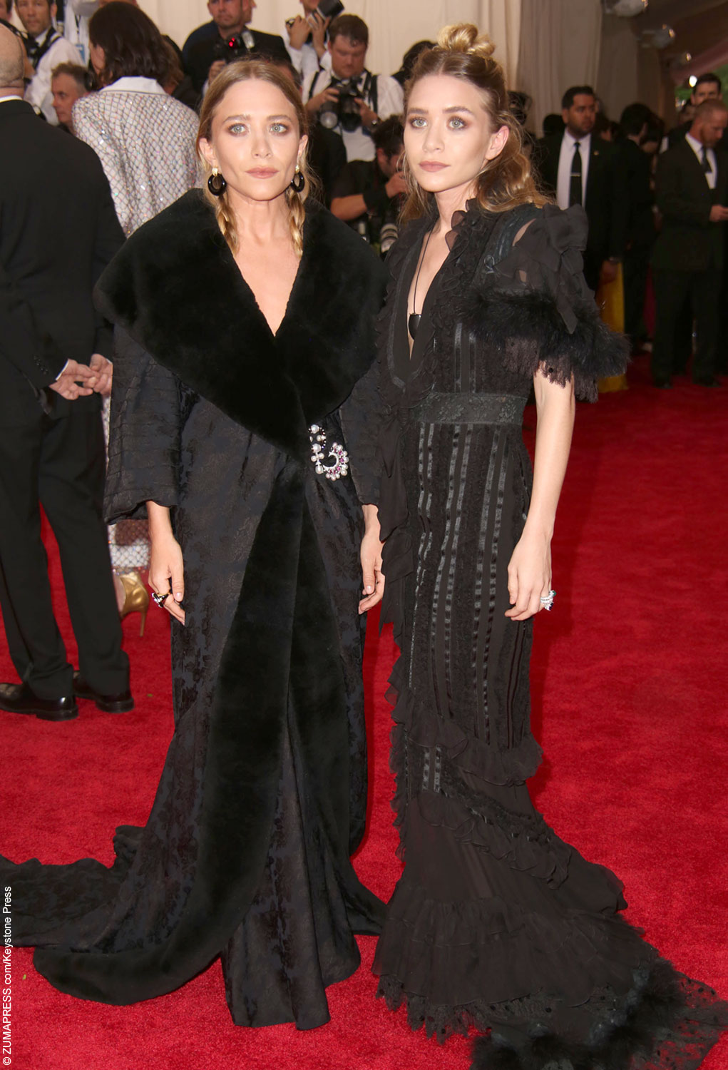 Mary-Kate (left) and Ashley (right) Olsen coordinated in black ensembles on the red carpet. The two fashion icons were both dressed in vintage John Galliano and had their eyes done up in brown shadow, making their big beautiful eyes pop. Mary-Kate opted for her blonde locks in two braids while Ashley went for the trendy half-up […]