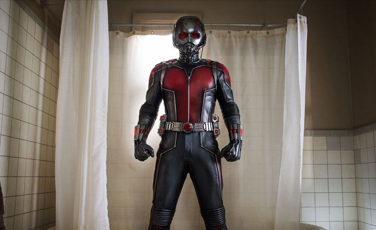 ant-man-grab-1300