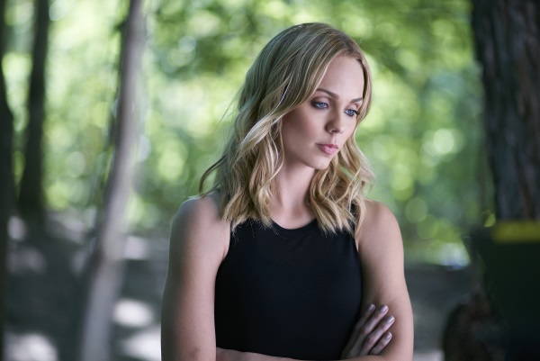 Laura Vandervoort in Bitten 