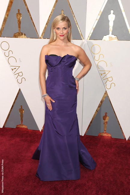 Reese Witherspoon’s Oscar de la Renta gown was a bore and a mess, no more no less. Not even her Tiffany and Co. jewelry could save her.