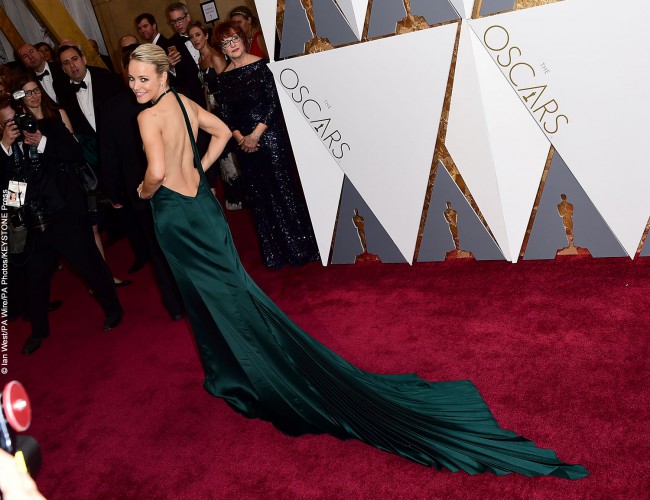 Another green goddess, Best Supporting Actress nominee Rachel McAdams showed off her beautiful back in this sleek and sexy August Getty Atelier gown.