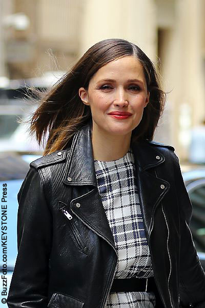 boob Rose byrne Anna nicole smith look alike nude