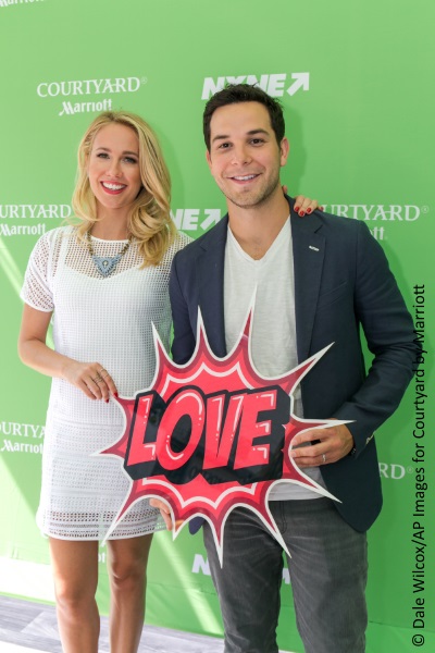 Anna Camp and Skylar Astin