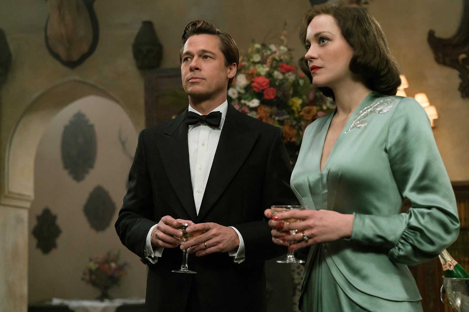 Brad Pitt and Marion Cotillard light up screen in Allied trailer