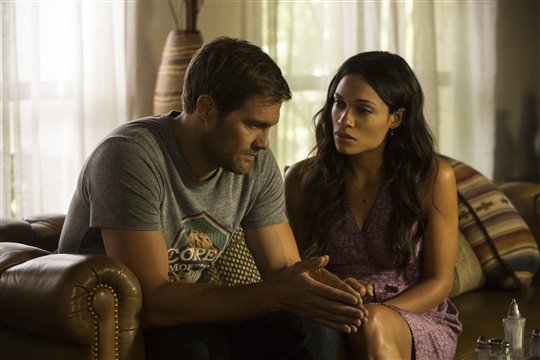 Geoff Stults and Rosario Dawson