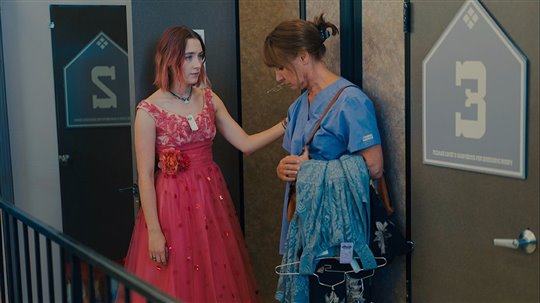 Saoirse Ronan and Laurie Metcalf