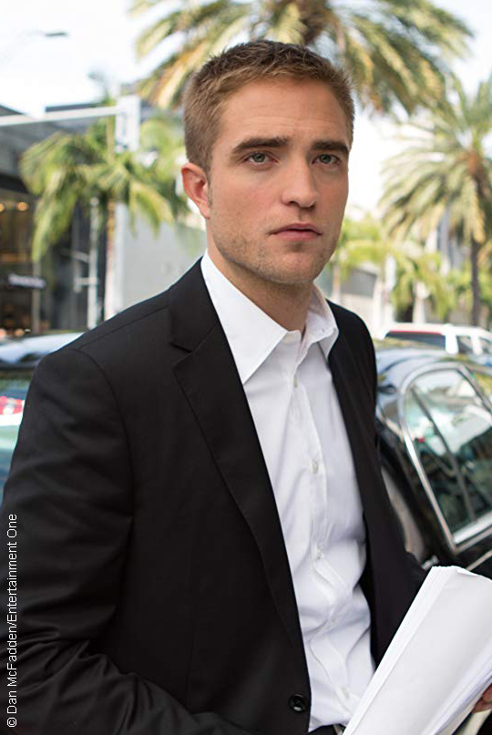 Robert Pattinson in Maps to the Stars