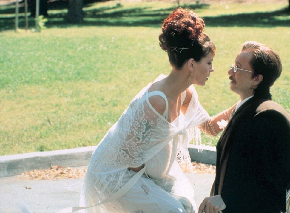gary-oldman-tiptoes-2003-celebrity-gossip-and-movie-news