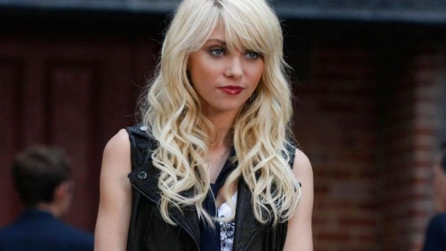 On the set of Gossip Girl, Taylor Momsen reportedly became unprofessional and often neglected to show up for filming in the later seasons, favoring her music over her acting career. As a result, after four seasons on the show, Momsen’s story line was officially cut.  Much like her character Jenny Humphrey, she was just too […]