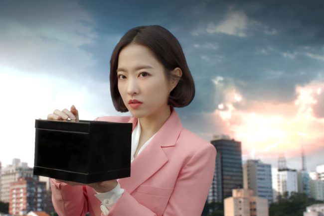 When they meet untimely deaths in separate incidents, Go Se-yeon and Cha Min, who don’t know each other, are brought back to life with the help of a soul-reviving marble called “Abyss,” but with different appearances. Go Se-yeon, a strikingly beautiful prosecutor, is reincarnated as an ordinary-looking lawyer. Smart, rich yet unattractive businessman Cha Min […]