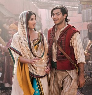 Naomi Scott and Mena Massoud in Aladdin