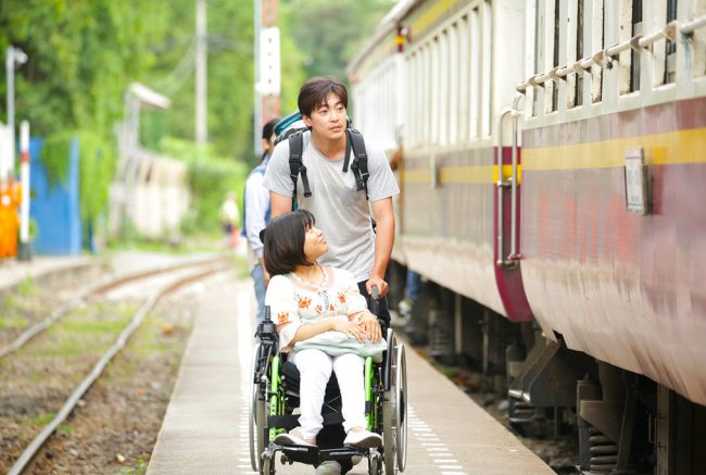 A young Japanese woman with cerebral palsy is torn between family obligations and her dream to become a successful manga artist.