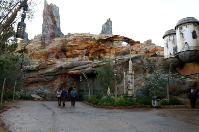 As you enter Star Wars: Galaxy’s Edge, you’ll feel exactly like you’ve walked into a Star Wars movie.
