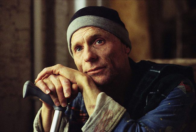 With his commanding presence and booming voice, Ed Harris is one of those actors who instantly captures your attention, and much like fellow veteran actors Sir Ian McKellen and Bill Nighy, he is able to brilliantly straddle the line between protagonist and antagonist. This versatility has led to four nominations in 1996, 1999, 2001, and […]