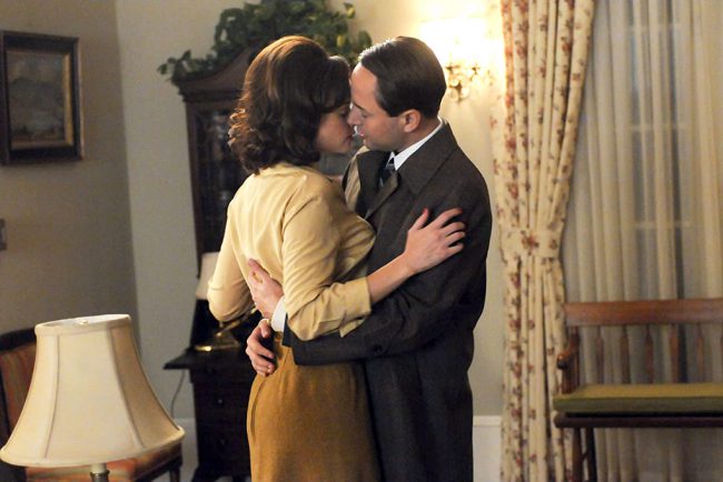 This couple met in 2012 on the set of Mad Men, on which Kartheiser was a series regular and Bledel landed a guest spot. They didn’t date right away, instead choosing to remain friends until the end of filming. They eventually became a couple later that year in October 2012 and six months later were […]
