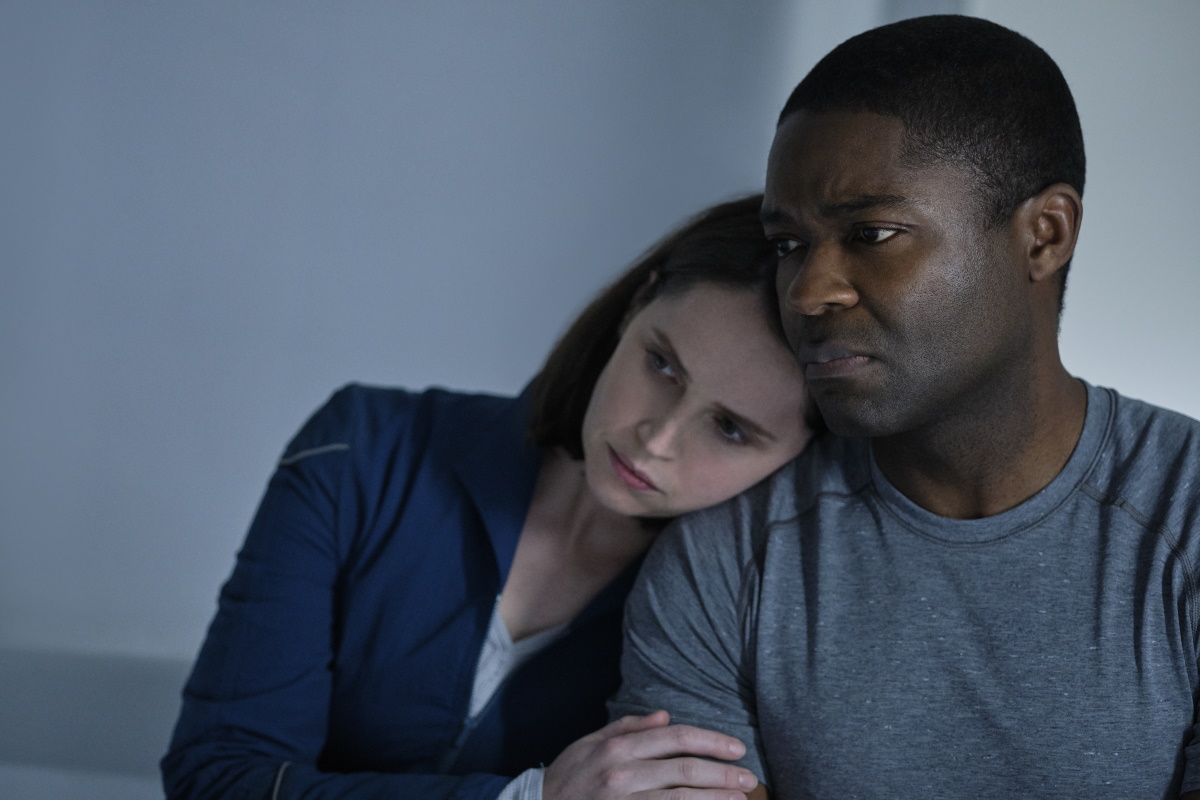 Felicity Jones and David Oyelowo in The Midnight Sky