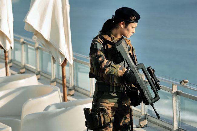Transferred home after a traumatizing combat mission in Syria, highly trained French soldier Klara (Olga Kurylenko) uses her lethal skills to hunt down the man who raped and beat up her sister Tania (Marilyn Lima) on a beach outside a nightclub.