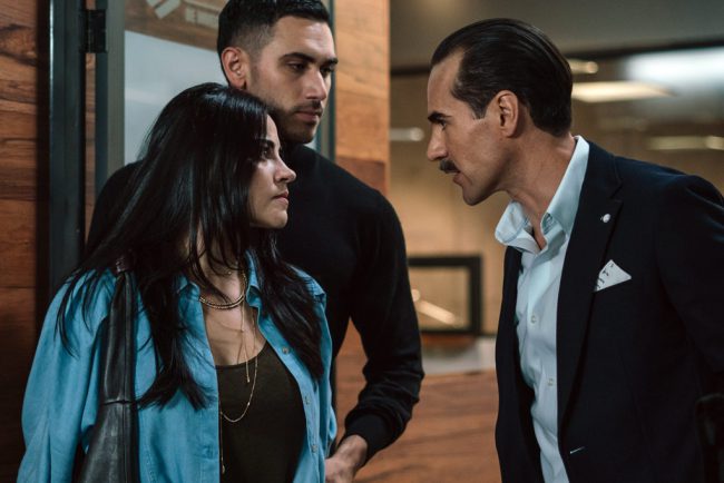 As Alma (Maite Perroni) tries to rebuild her life, a reunion with Darío (Alejandro Speitzer) rekindles their doomed affair and brings his more sinister side to the surface.