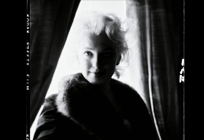 In this documentary, an investigative journalist reexamines the mysterious death of Marilyn Monroe, sharing his extensive audio interviews with the people who surrounded her.