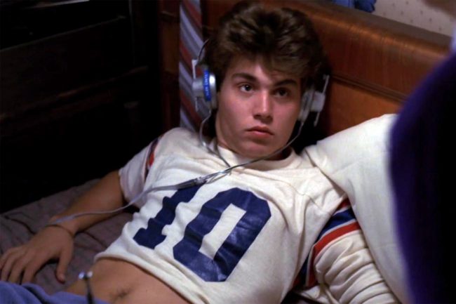 Johnny Depp got his start in acting by playing Glen Lantz in A Nightmare on Elm Street (1984) at the age of 21. 