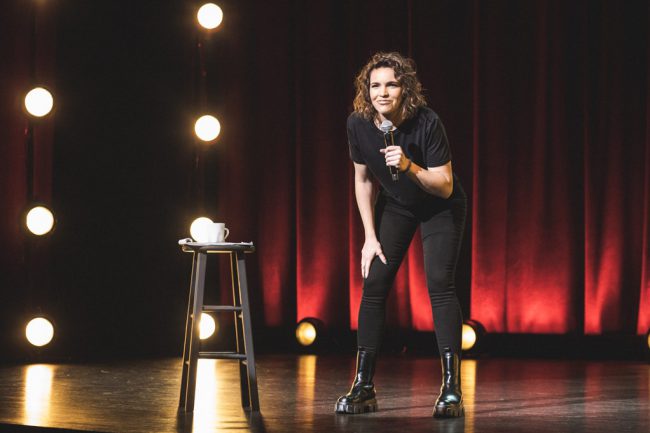 Comedian Beth Stelling is aging in dog years, camping with a fake husband and monitoring her dad’s raccoon army in this slyly laid-back stand-up special.
