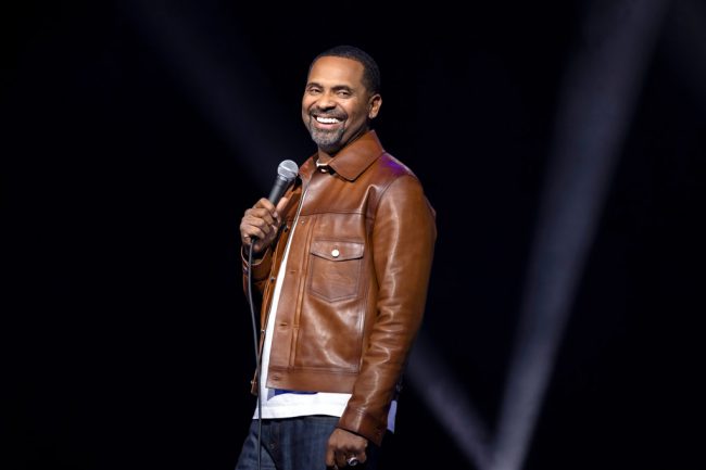 Comedian Mike Epps keeps it real as he riffs on poor personal hygiene, failing at infidelity and waging war on work husbands in his latest stand-up special.