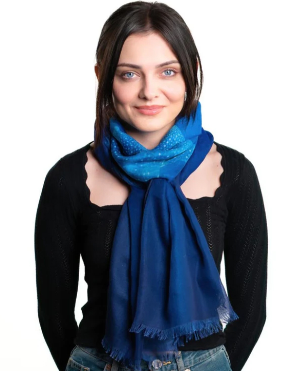 InFocus scarf