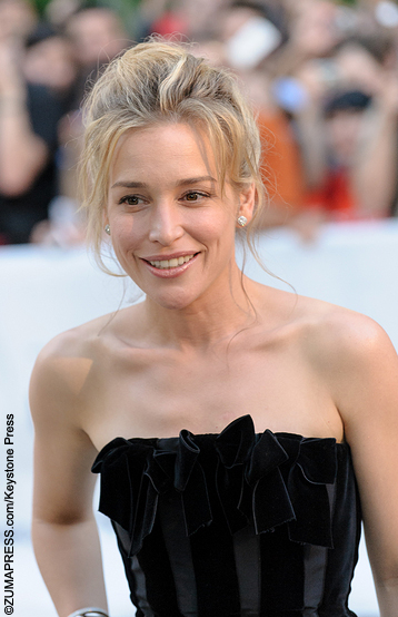 Piper Perabo at the Looper premiere at Roy Thomson Hall ...