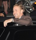 Ryan Gosling swarmed by fans at premiere